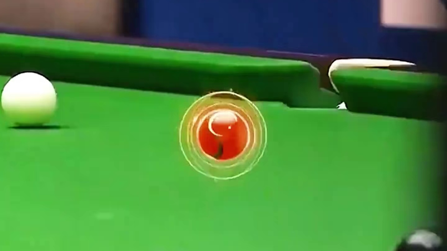 丁俊晖一招从天而降杆法，母球秀到飞起