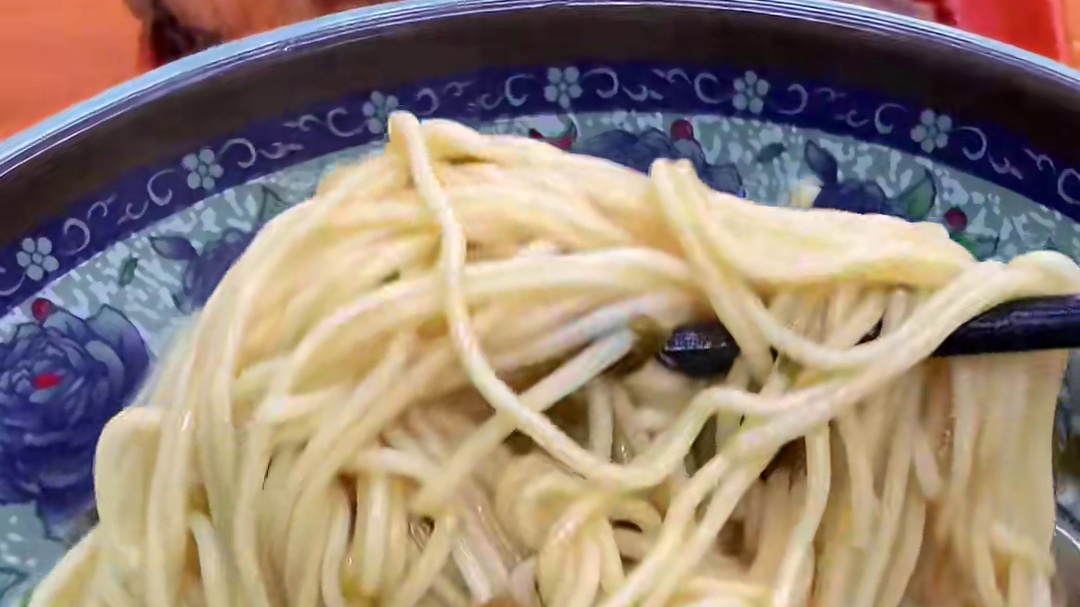 今天是甜甜的糯米团子和甜甜的爆鱼面