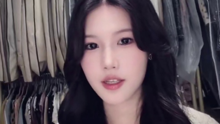 mimi姐 直播出镜