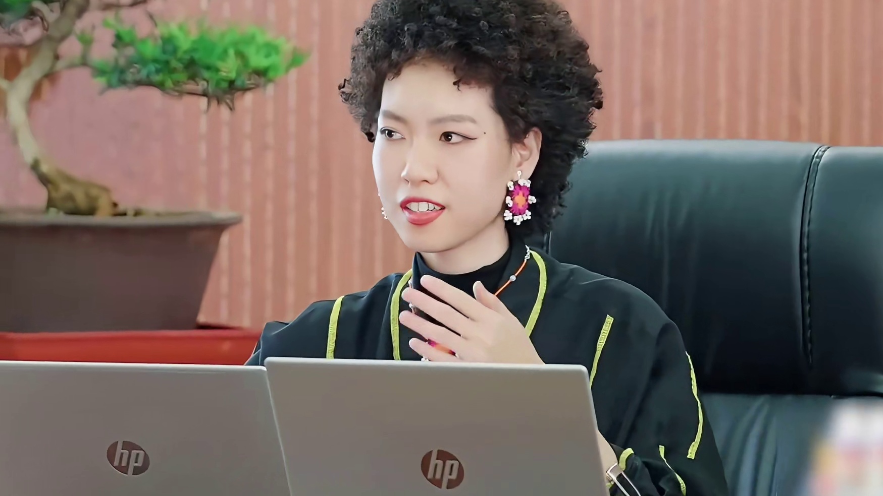 上海顶级白领说话喜欢加点英文的毛病，被体制内领导瞬间治好