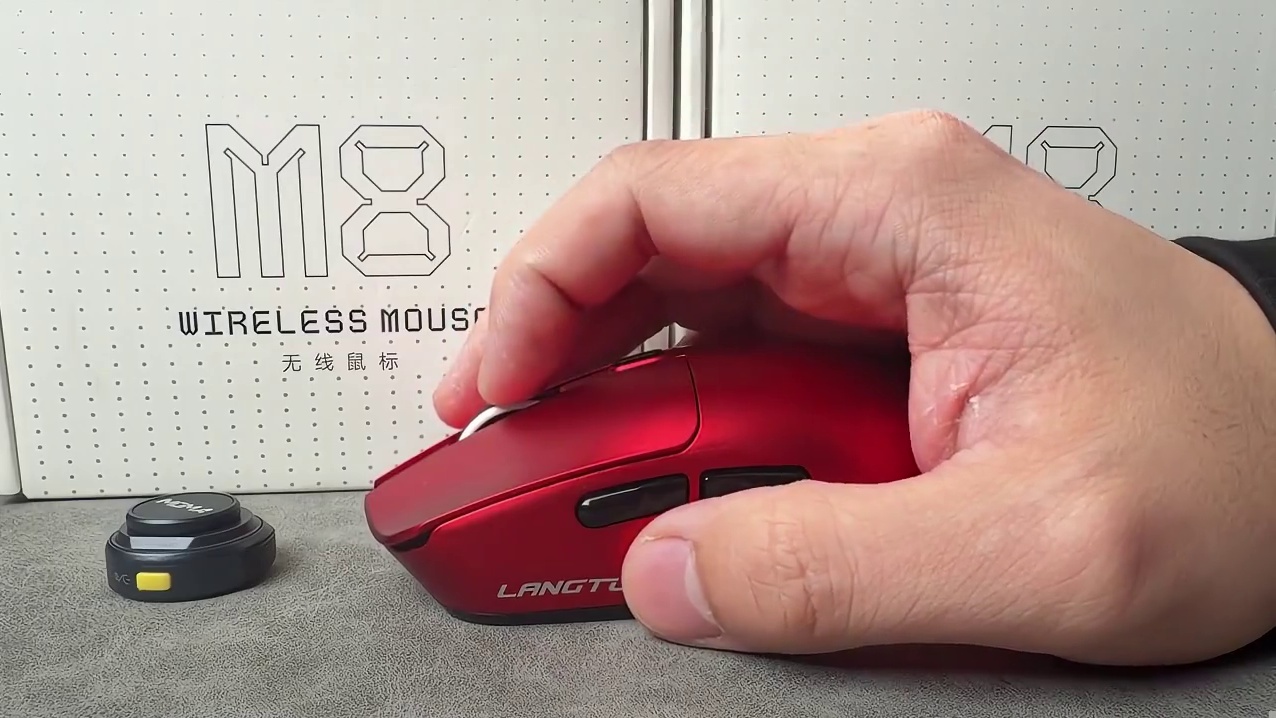 不到100就能买到1000毫安大电池，且有质感的狼途M8鼠标