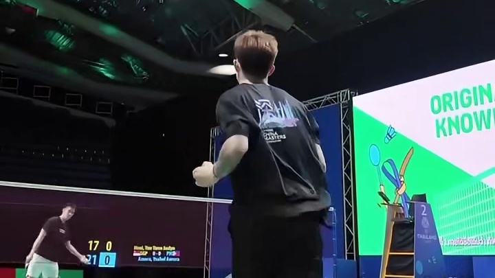 面对小七岁的对手，郑天王首局仅拿两分怕是说不过去