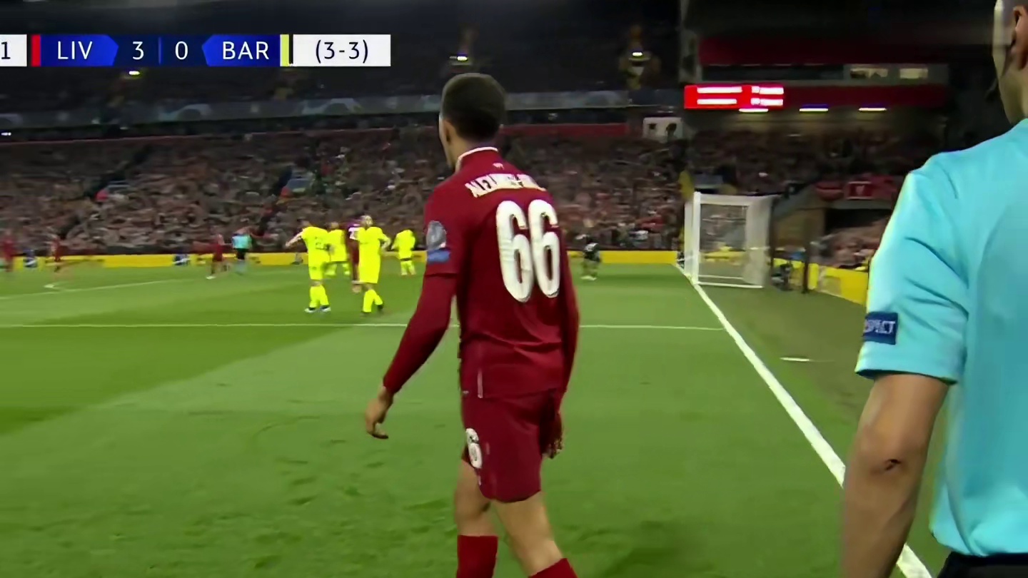 足球场上的机智操作