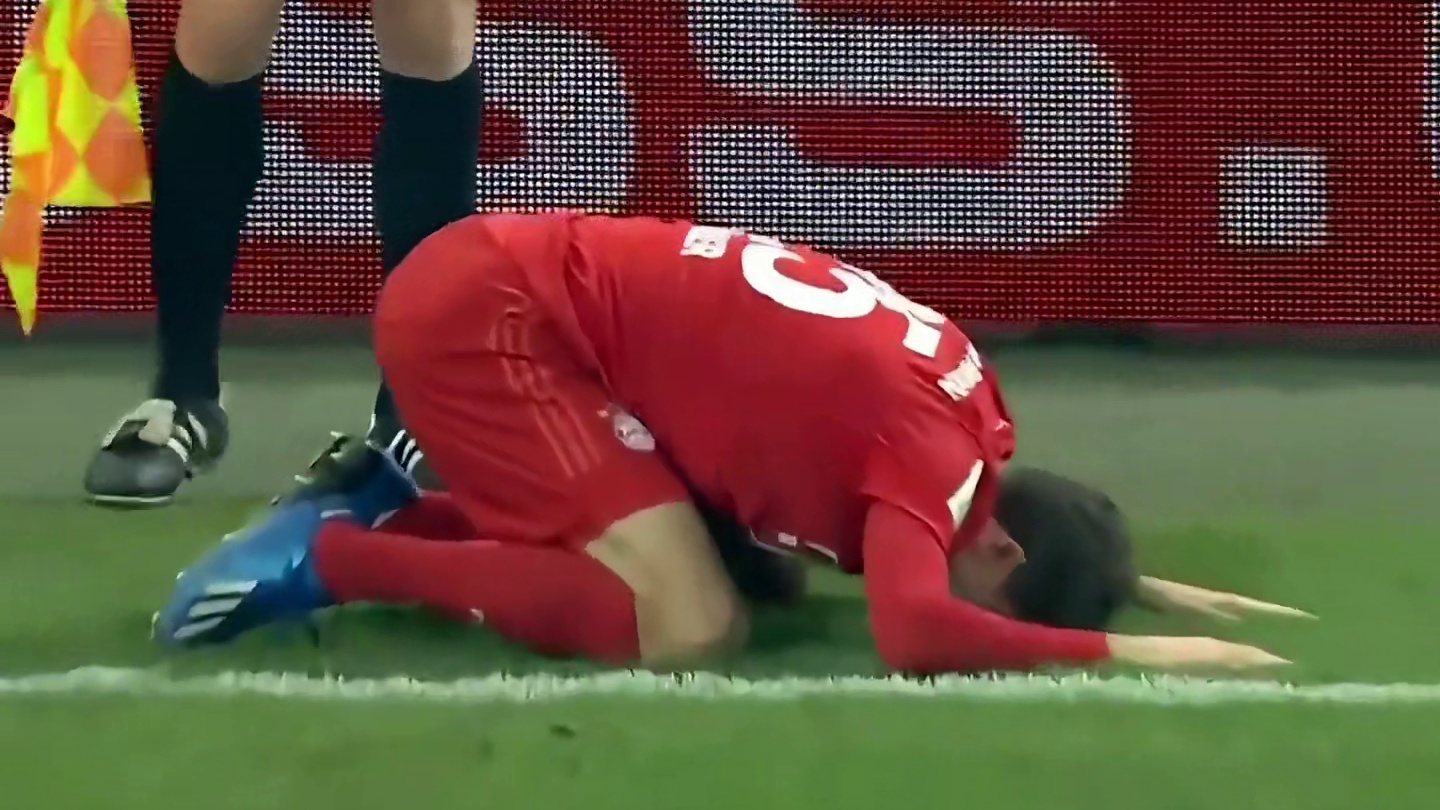 足球场上的搞笑时刻，哪个逗笑了你？