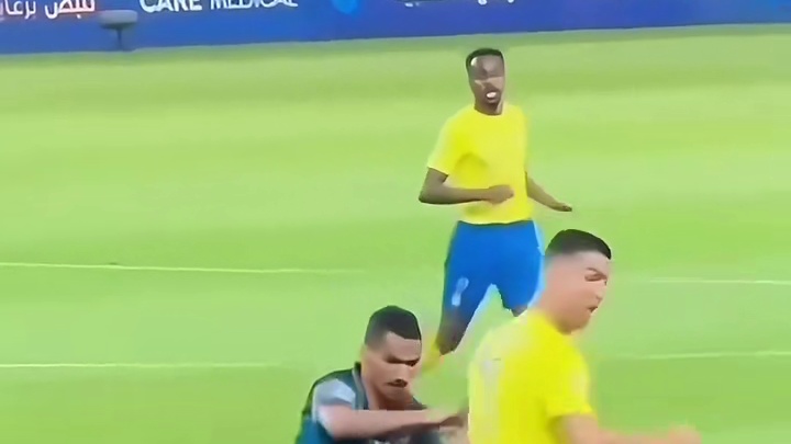 c罗沙特赛场尽显球王风彩