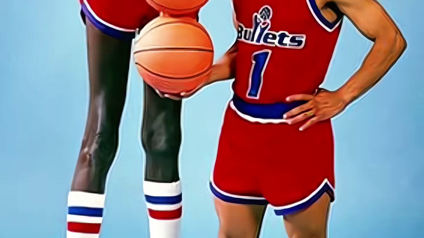 从非洲原始部落走出的篮坛怪兽马努特波尔，身体天赋究竟有多恐怖？