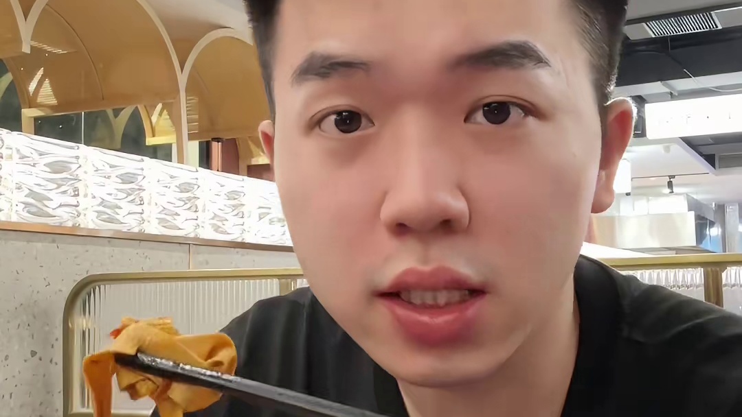 给你们发现一家即可以吃海鲜锅又可以吃肥牛煲的集市火锅！