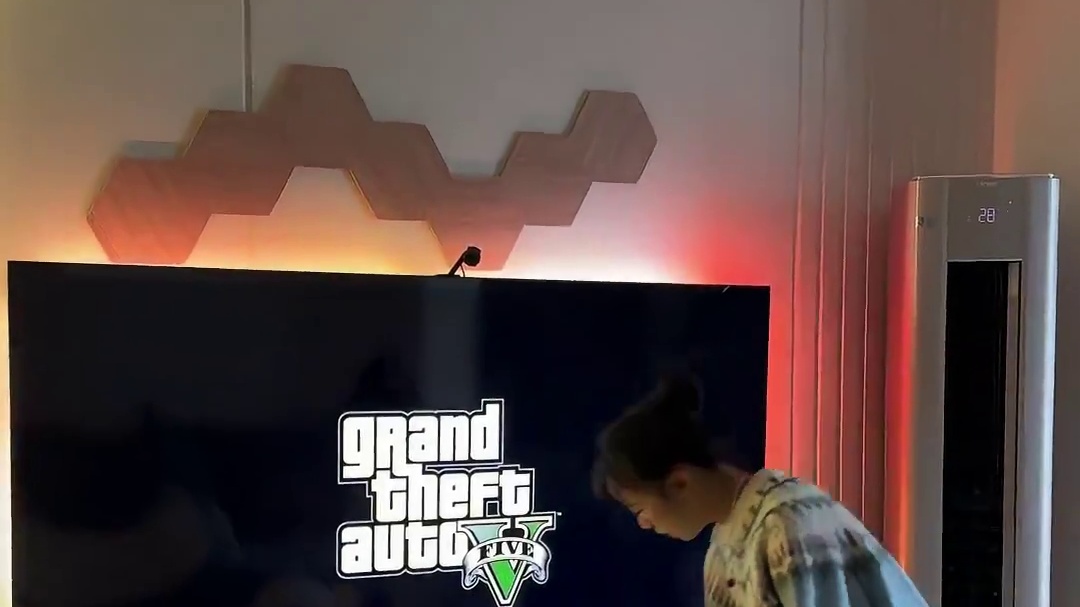 当我听到R星开头的警笛声，我童年时想要大战一场的感觉来了！