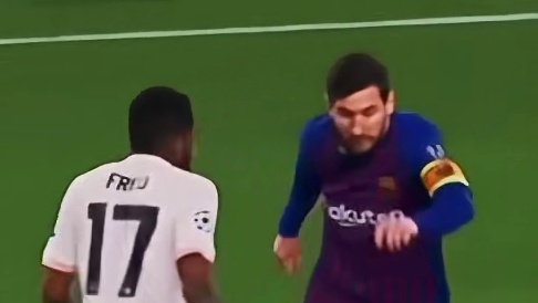 梅西射门都不用看球门嘛？！梅西射门都不用看球门嘛？！