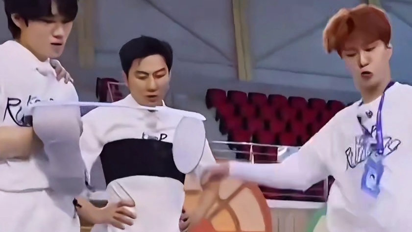 哥们练过，你跟我比。