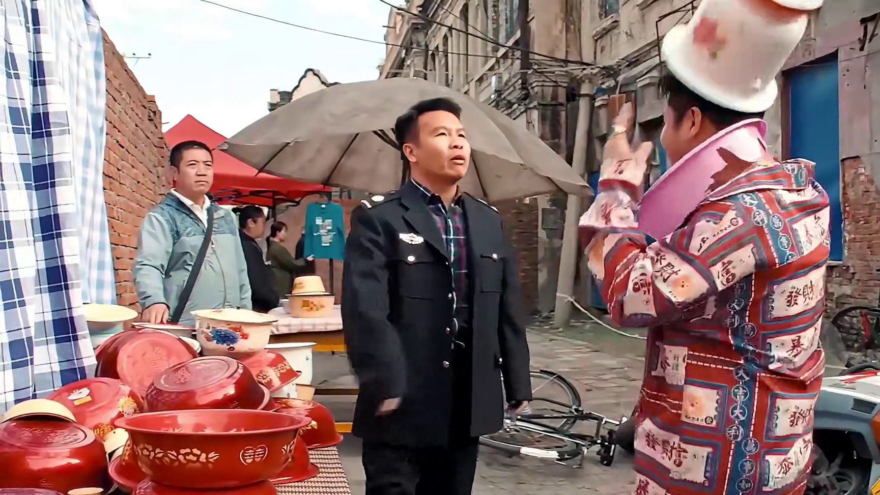 “浩哥新电影来袭，化身正义保安，匡扶正义，全程爆笑”