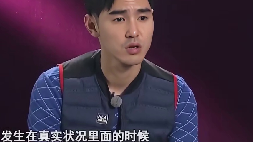 明星体验消防员的生活    救火时累到虚脱