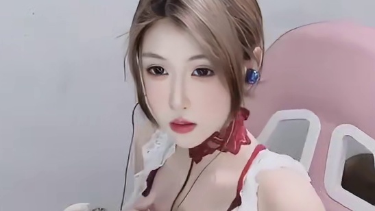 其实就是看看腿  ​