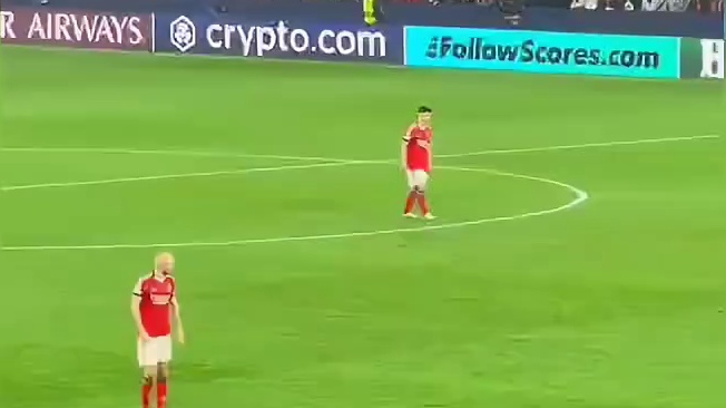 从球门到对方禁区，特鲁宾用头球书写门将传奇#足球