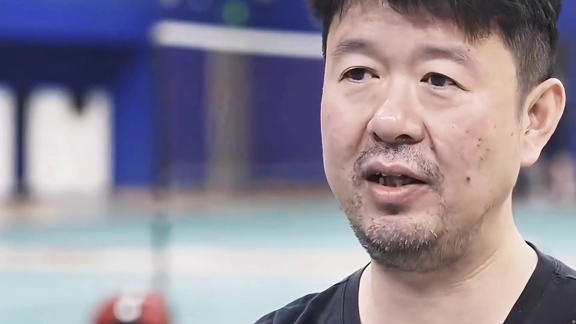 “又冷又黑”的2025年羽毛球世锦赛，两位超高人气球员一轮游