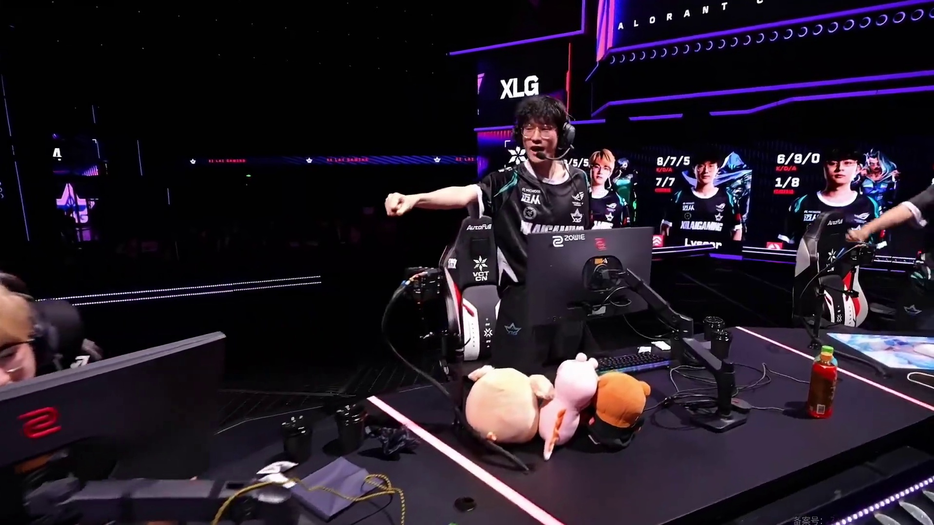 追平比分！lysoar混烟混死两人拿下残局！！！