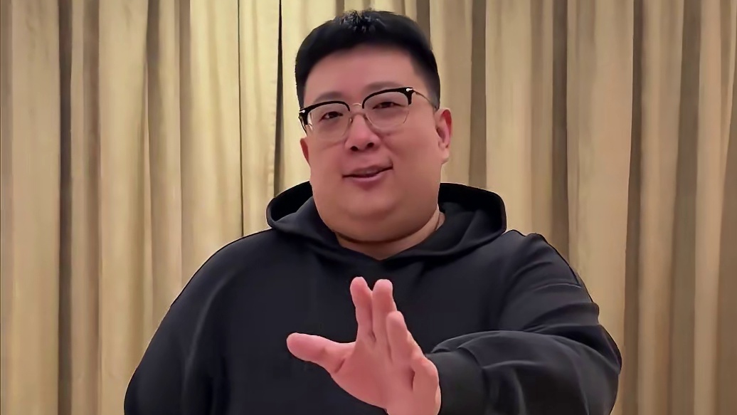 今晚8点D组比赛！兄弟们上好闹铃！