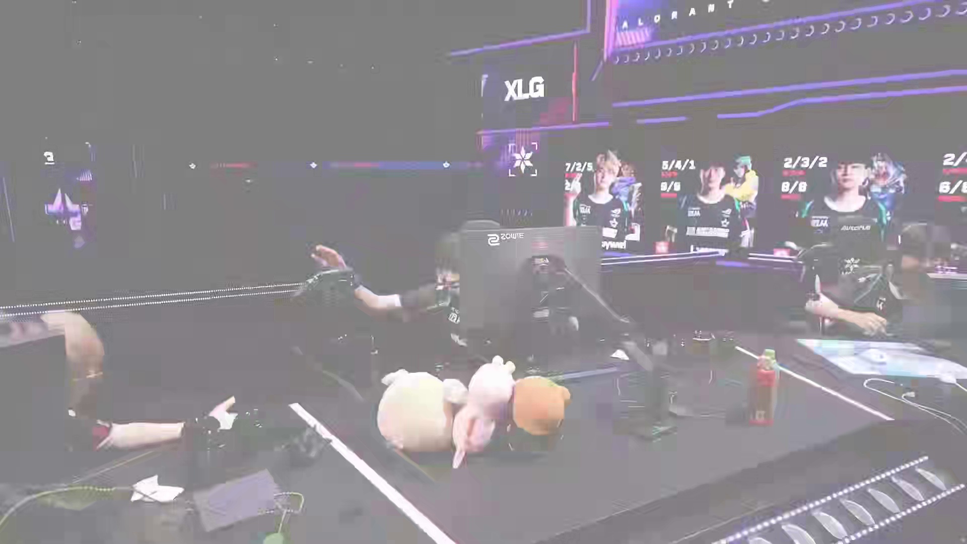 老手他没毛！底线背闪四杀顶住了！！！