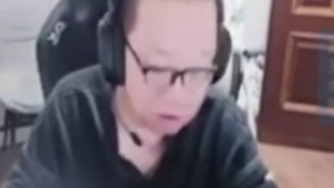 AG图一潜艇失利 嘉伟为了采访 血C俩图港口更是10的KD 赛后采访嘲讽1222更衣玩的太烂了回去要