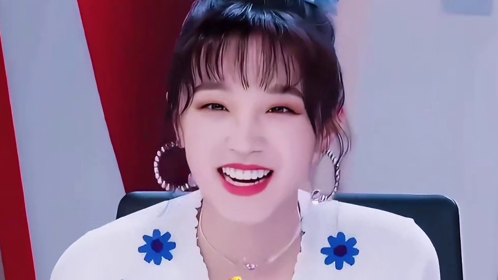 金靖秒变宋丹丹老师，全场笑的前仰后合