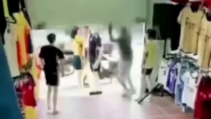 有人来店里零元购