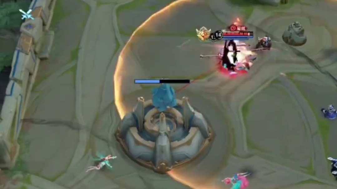 几十年后的元歌坐在公园长椅上突然笑了一下（cr： ）