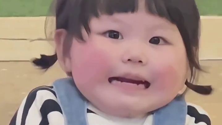 白鲸真的好爱吓唬小朋友