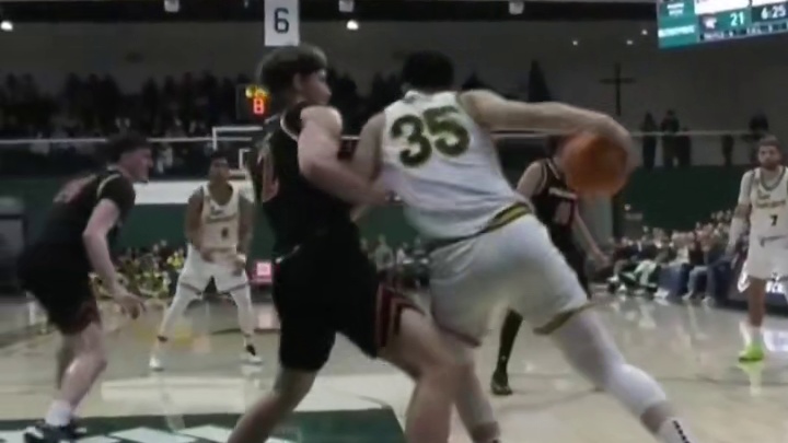 王俊杰今日比赛出场28分钟，投篮9中3得到11分2篮板1助攻，旧金山大学87-82战胜太平洋大学