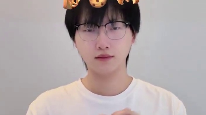 表面上我不动声色，实际上早已想好晚上要吃什么