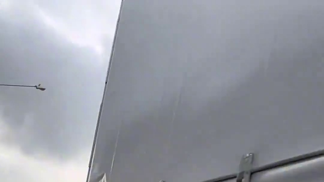 再降低点蚂蚁都钻不过去了