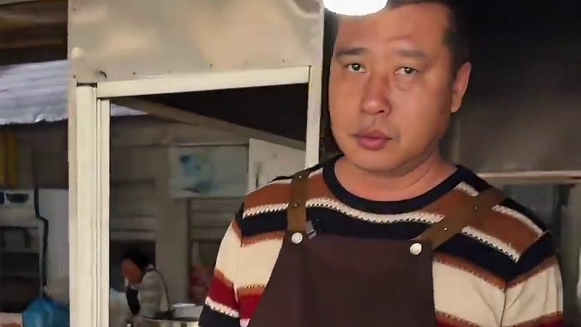 西双版纳街头自助快餐，14元26个菜值不值？