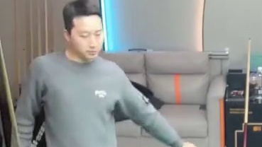 人呐有啥也别有病，没啥别没钱。泡温泉看手表，舒服一秒是一秒吧