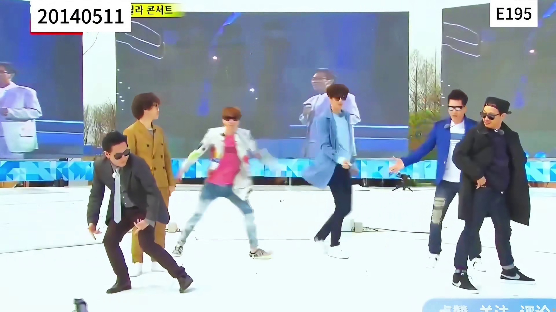 RM狗哥忘拿接力棒，穿着脚蹼奔跑  2