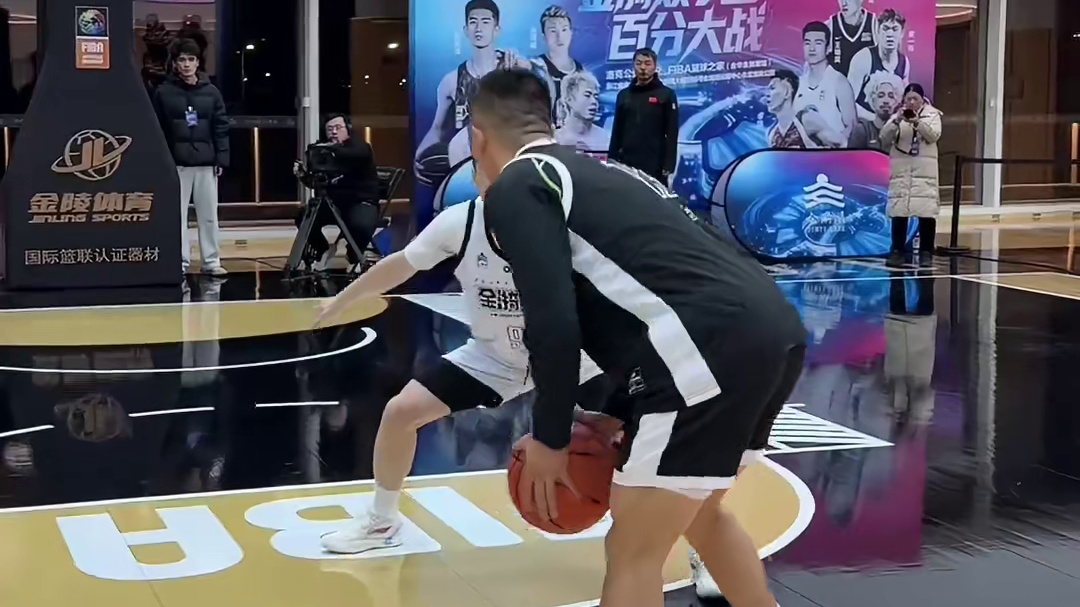 从领先20分到落后20分再到拿下比赛哥俩真的有点成熟了胜不骄败不馁继续加油