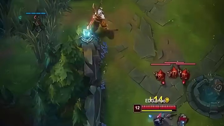 theshy没闪剑魔1V2就是硬凶