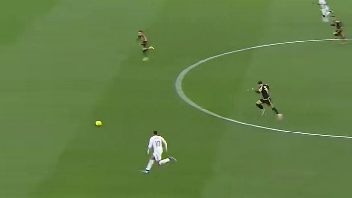 这球还能失误#足球