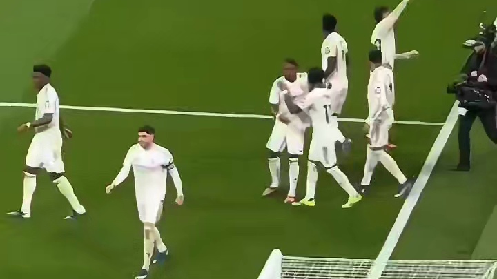 传球就是好的，简直让我虚惊一场