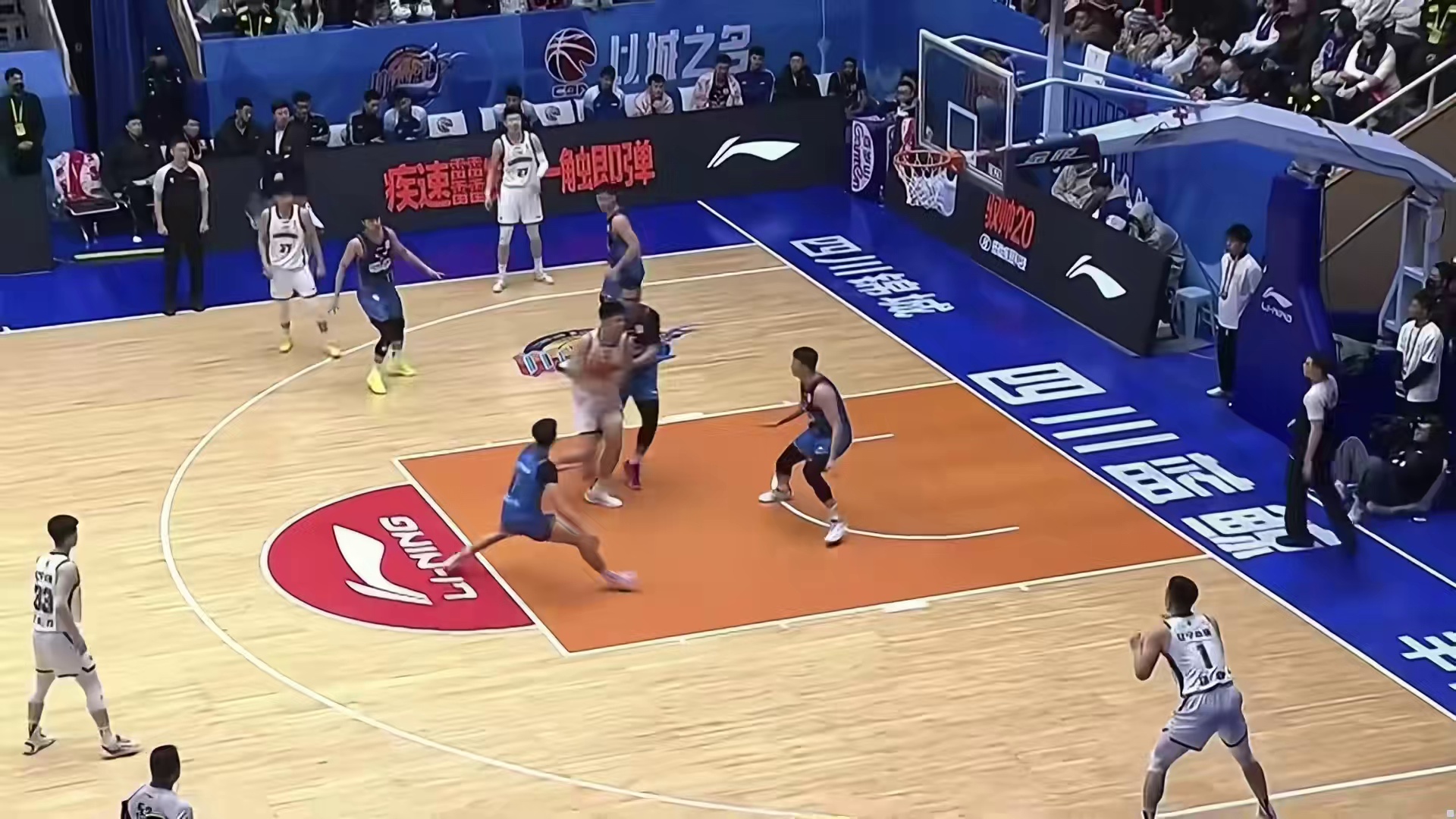 52分狂胜四川终结四连败，乌戈首秀开门红助辽篮一扫颓势