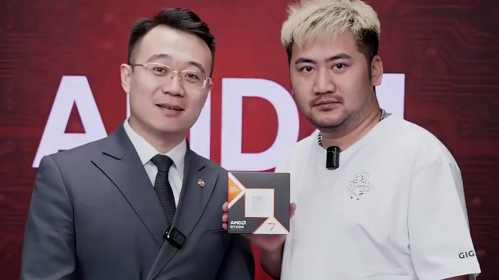 AMD 锐龙 7 9850X3D 千帧进化 比快更快！AMD