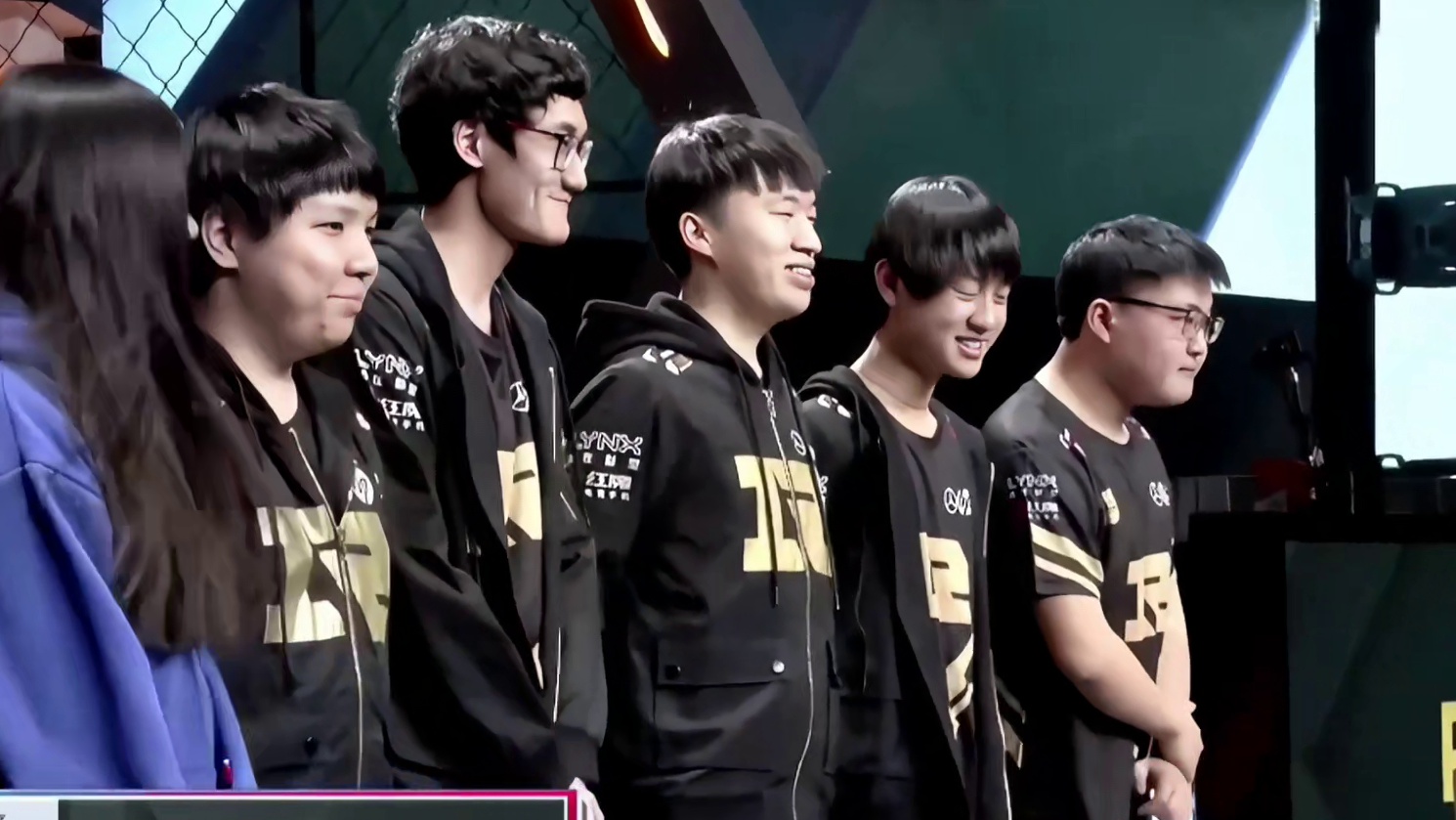 AJ打职业的时候也是路边