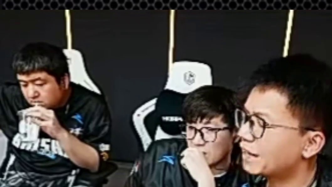 恭喜BS2:1战胜TLG 白鲨三打一残局输了大帅577直接吵起来了