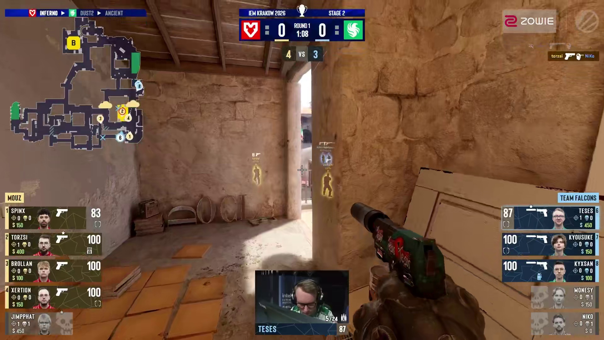 上半场手枪局，MOUZ全歼对方取得回合胜利，MOUZ 1:0 Falcons