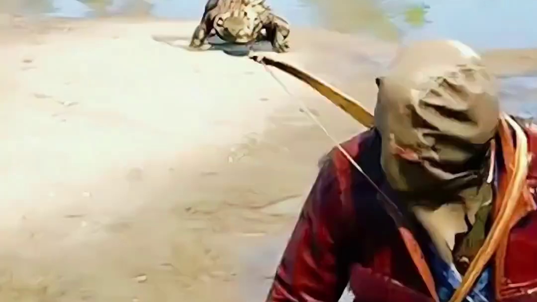 这鳄鱼来得冲！还好斧子带得够