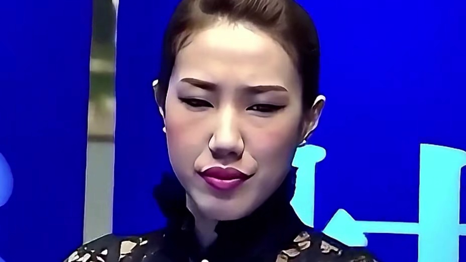 韩国选手车侑蓝比赛犯规，裁判两眼昏花充耳不闻