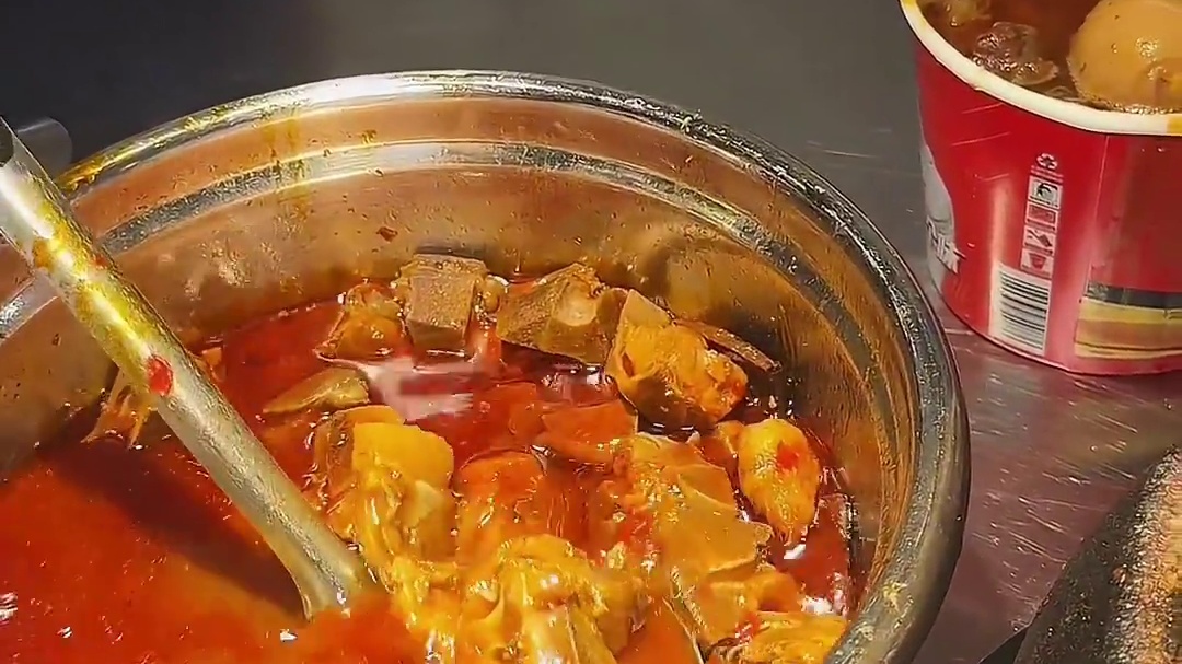 真红烧牛肉排骨面吃过吗