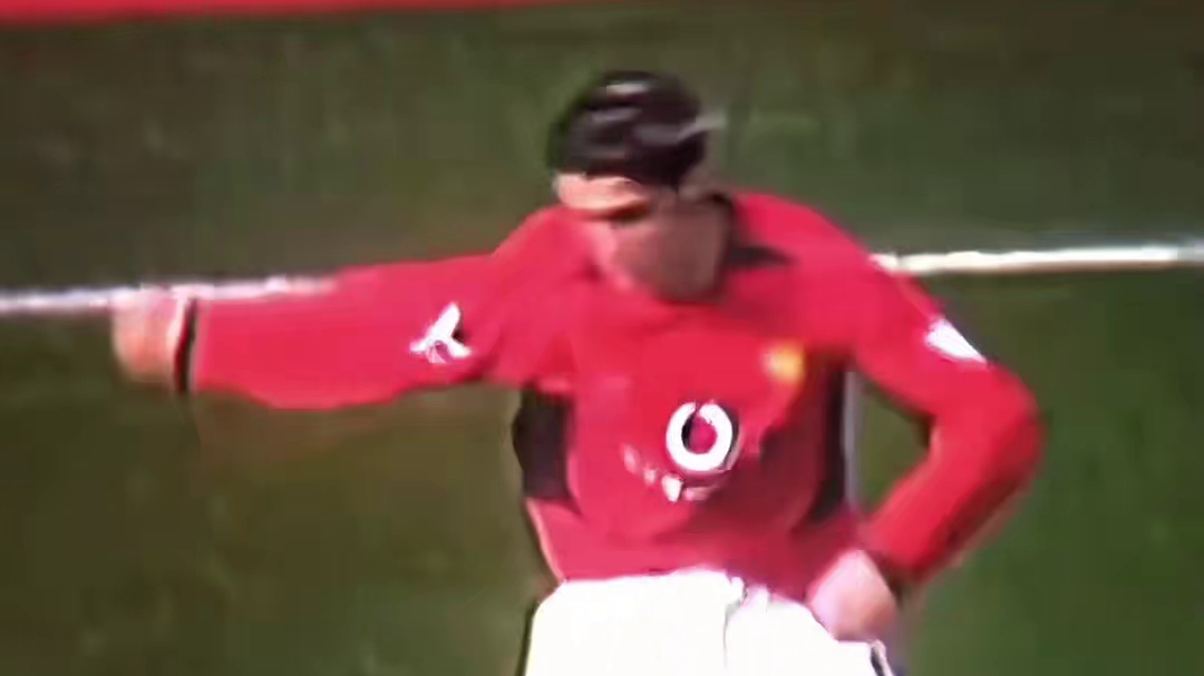 足球场上，没有永远的敌人，只有永远的尊重