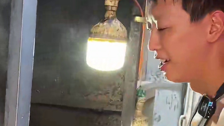 街头偶遇一天费五斤糖的奉天焦炭鸡架！15元2个的价格属实很东北！