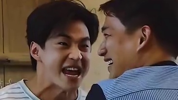 如果感到不快乐你就哈哈哈哈哈吧