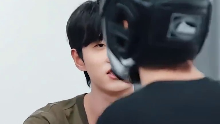 唐九洲出道多年归来仍是小学生