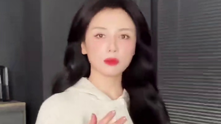 哇，是那个我知道的刘涛吗？好帅啊！  ​​​